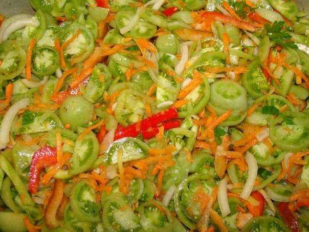 Квашеные зеленые помидоры в банках и в кастрюле – очень вкусные рецепты