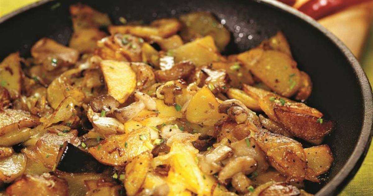 Картошка с грибами в духовке, со сметаной и сыром