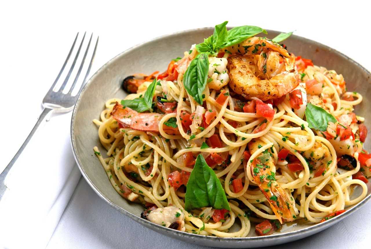 Сметанный соус: рецепты для курицы, макарон, рыбы, котлет и тефтелей, как приготовить с чесноком, грибами, сыром и сколько хранить
